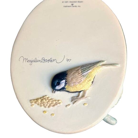 Handcrafted Birds on Vintage Hallmark Keepsake Ornament "Honored Guests" - Picture 2 of 7